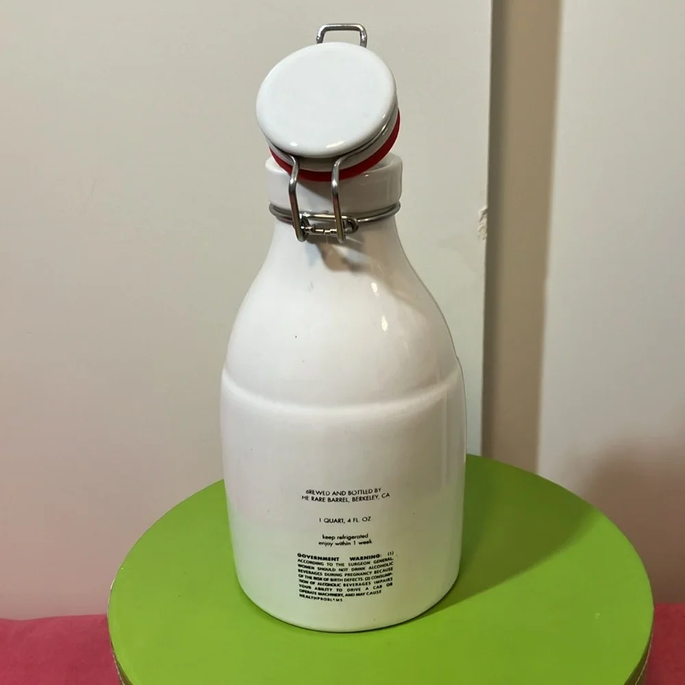 The Rare Barrel - Ambassador White Sprocket Growler Ceramic Hinge Top 32 Oz.
